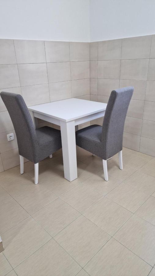 Apartman Tolosi Podgorica Extérieur photo